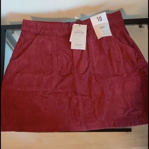⭐⭐CLOSET CLEAR OUT⭐⭐ Maroon corduroy mini skirt